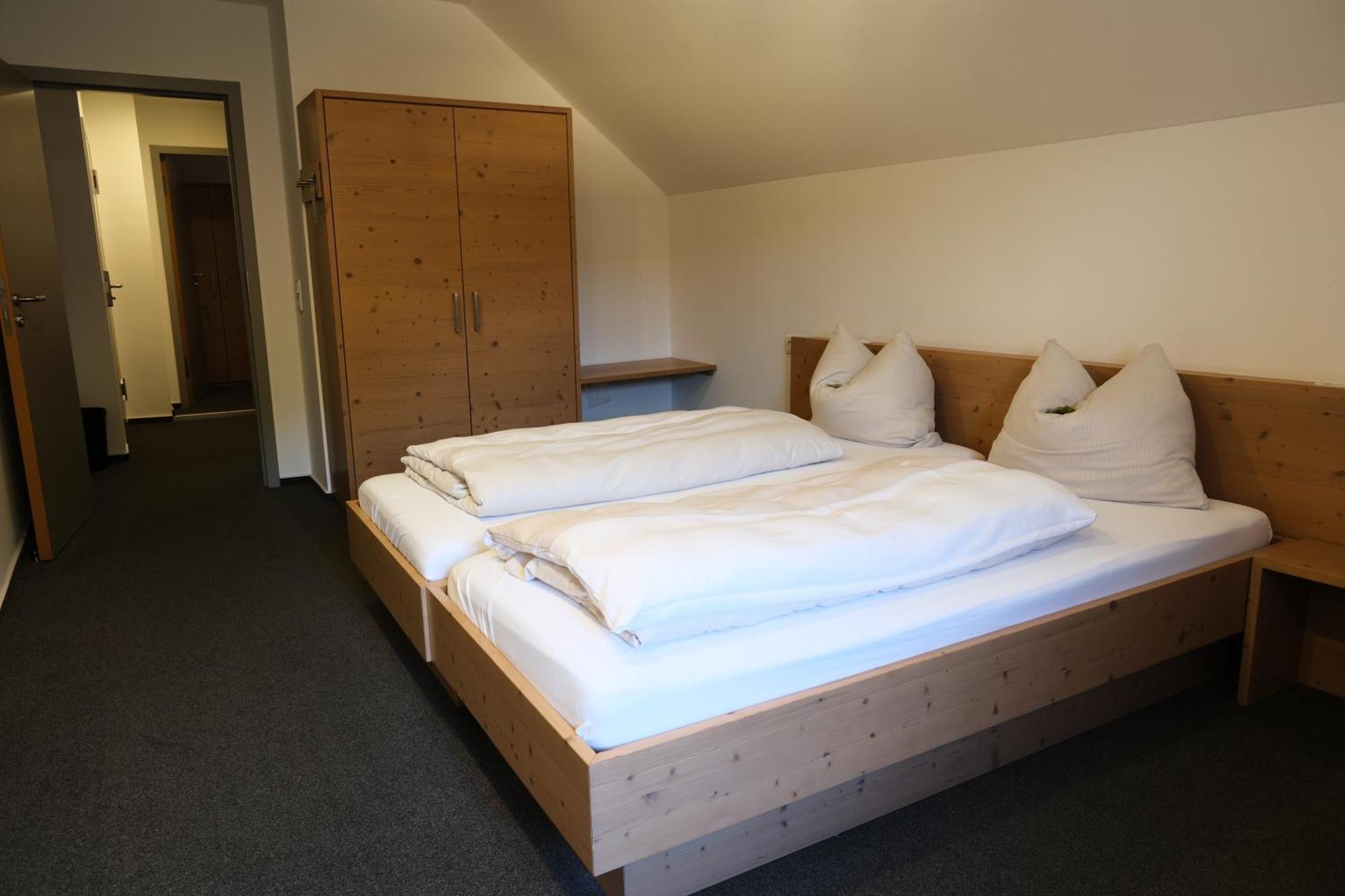 "Beim Butz" Hotel Worth an der Donau Bagian luar foto