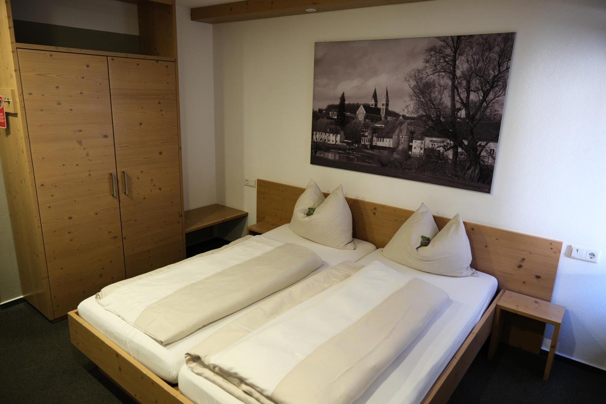 "Beim Butz" Hotel Worth an der Donau Bagian luar foto