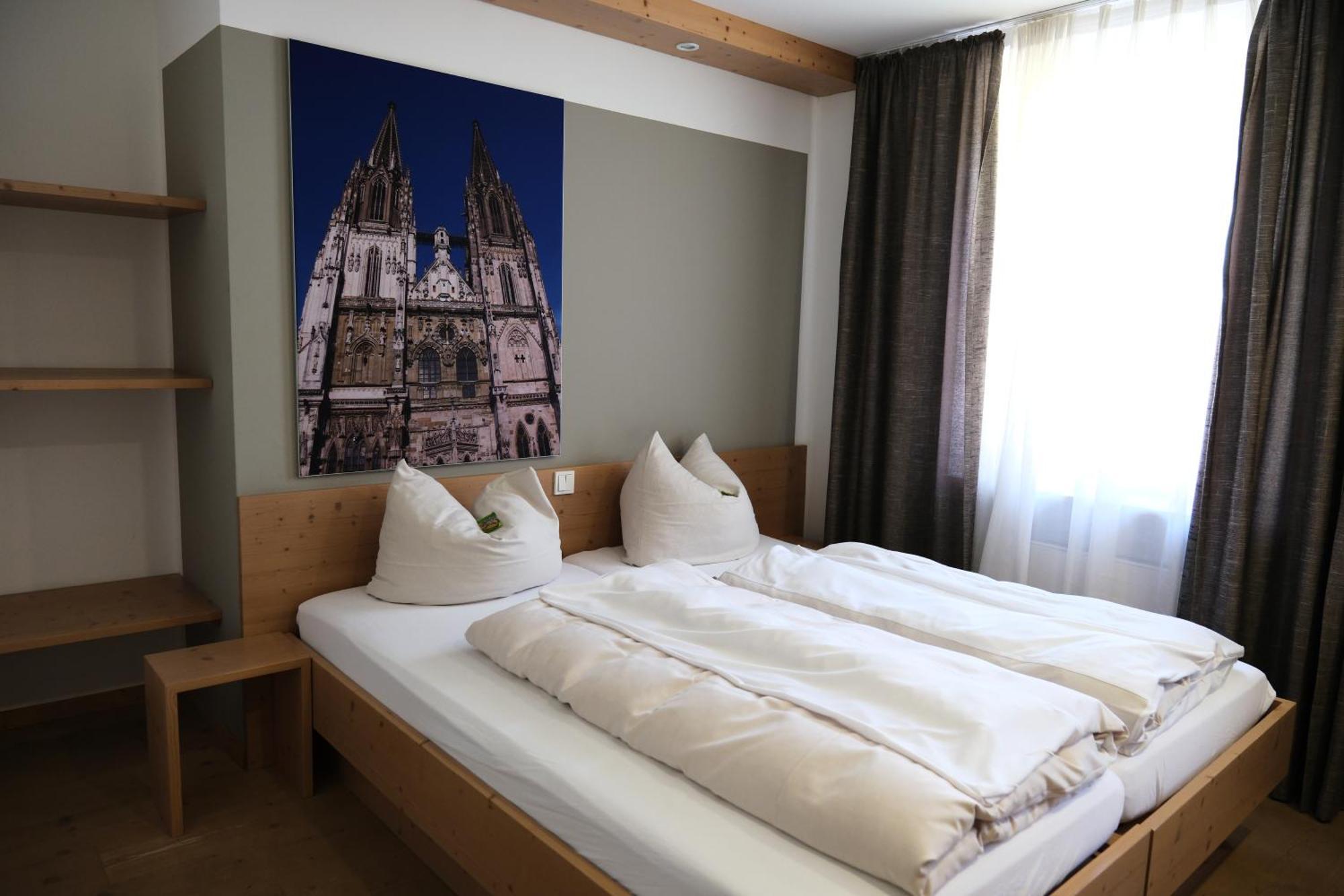 "Beim Butz" Hotel Worth an der Donau Bagian luar foto