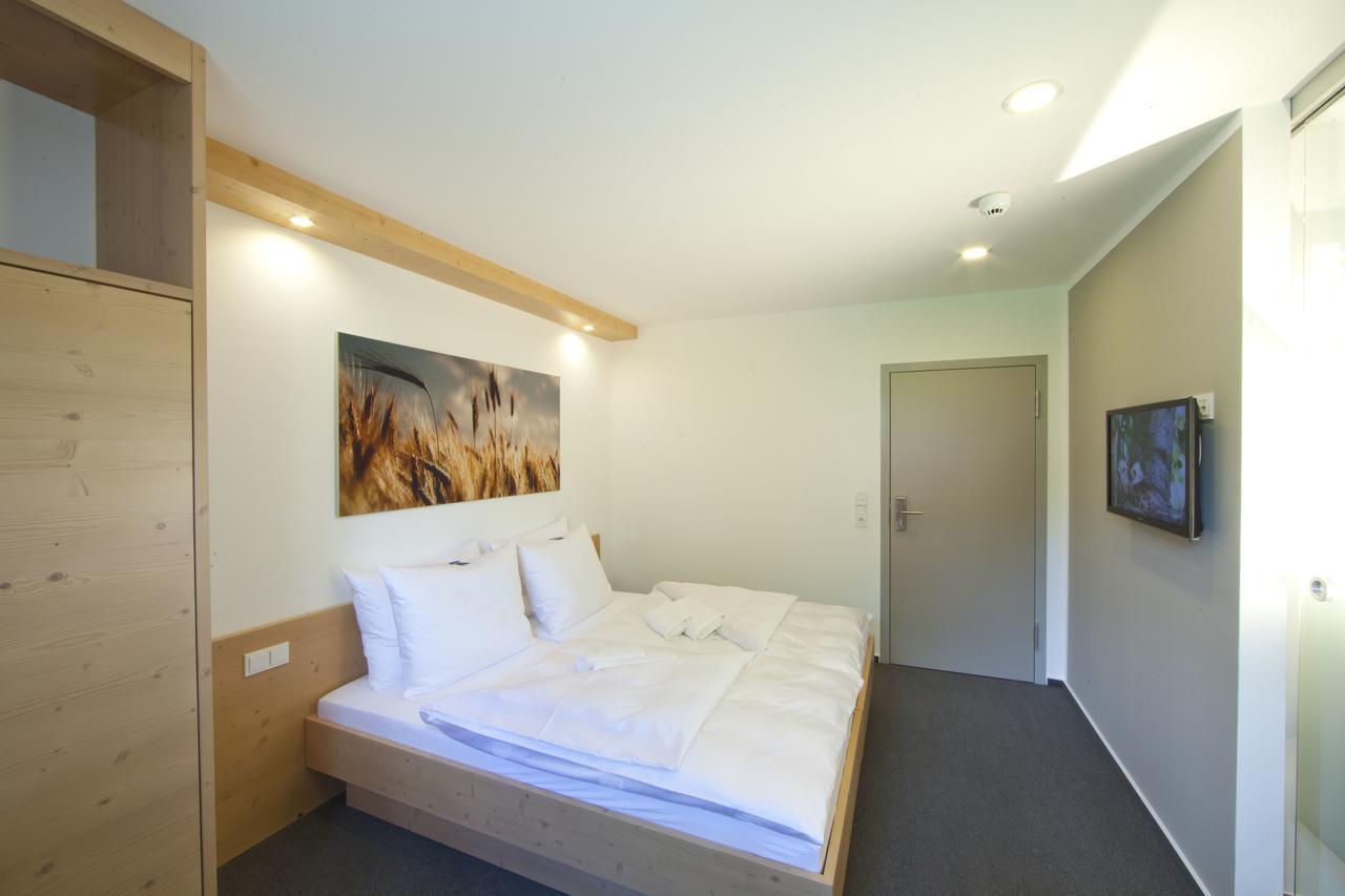 "Beim Butz" Hotel Worth an der Donau Ruang foto